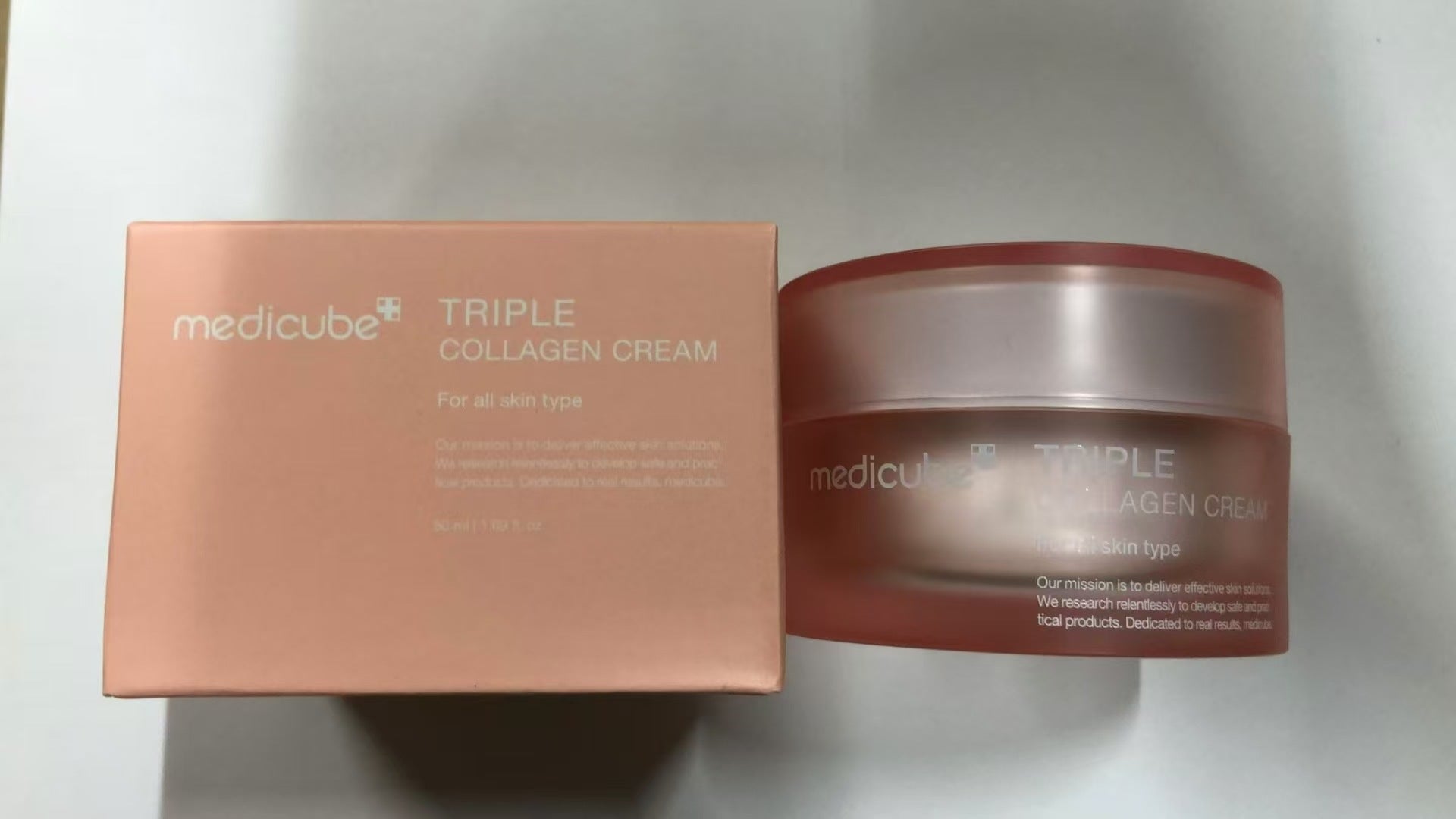 Crema Medicube Triple Collagen – Hidratante Reafirmante con Ácido Hialurónico Premium para la Elasticidad
